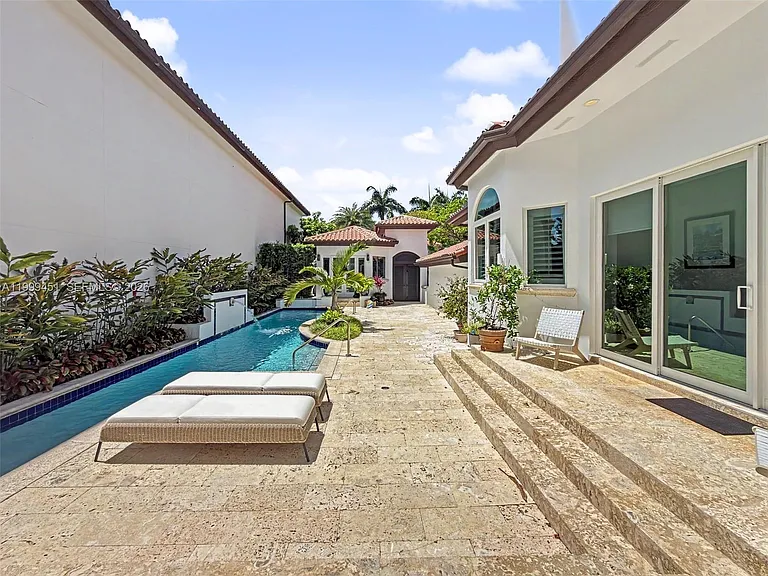 13689 Deering Bay Dr — Photo 70