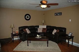 3rd image of 3320 Lakewood Dr