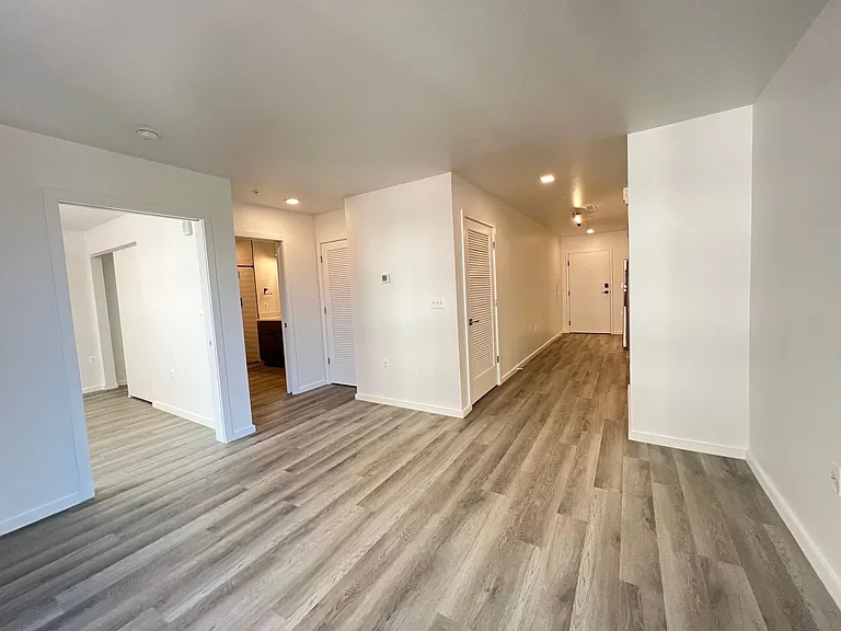 725 W Pratt St. — Photo 121