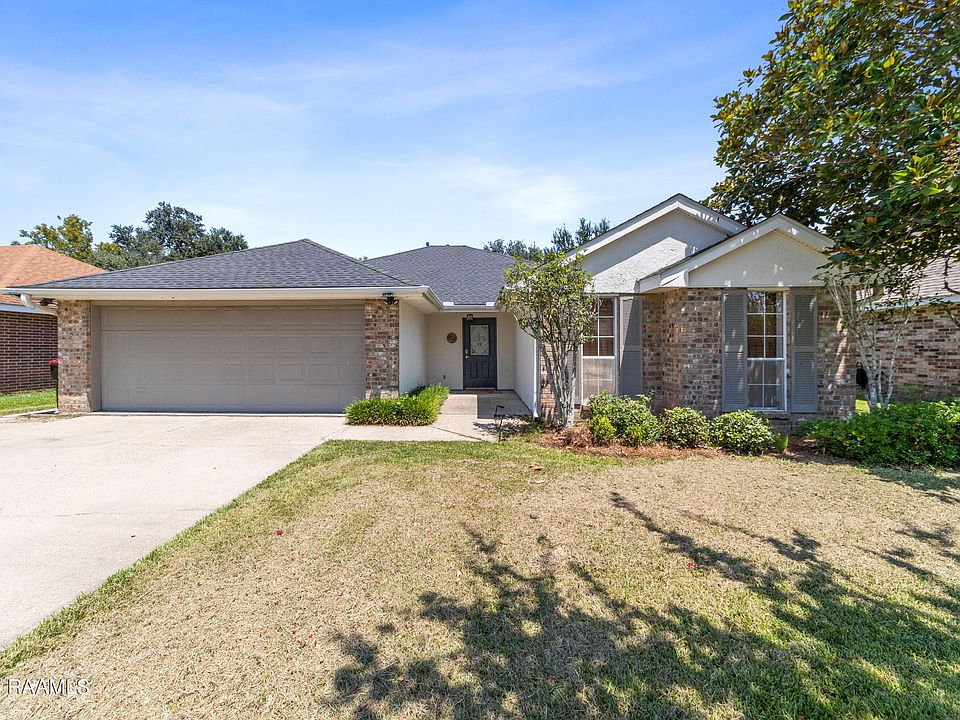 1st image of 108 Carolyn Dr