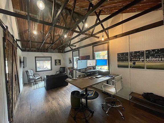 Detached Garage office 