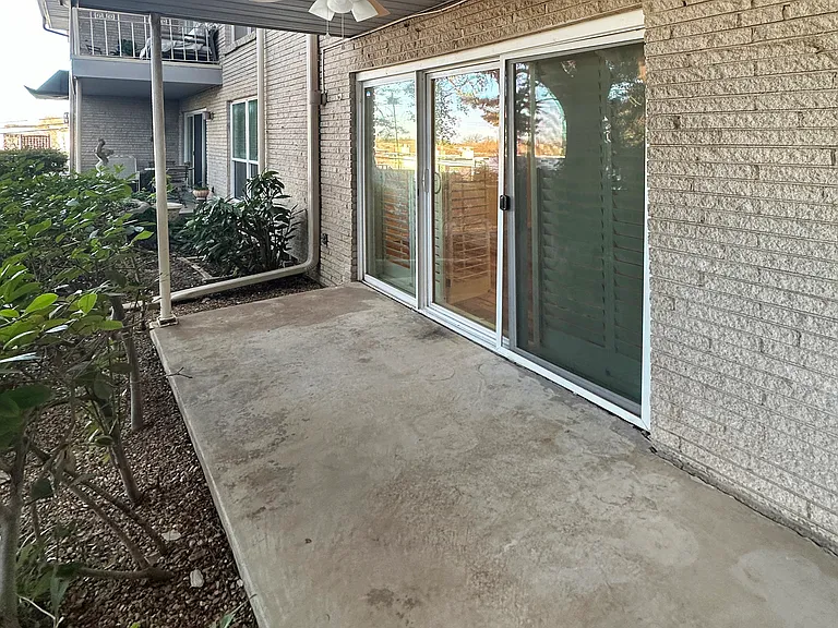 2301 Ridgmar Plz — Photo 16