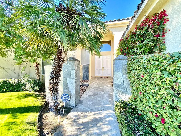 5 Victoria Falls Dr — Photo 9