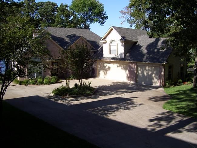 1st image of 129 Bull Run Dr