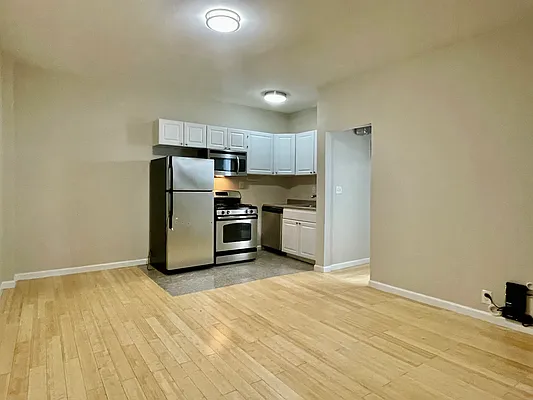 Rented by Bond New York | media 8