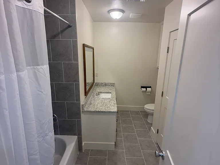 609 Franklin Ave — Photo 5