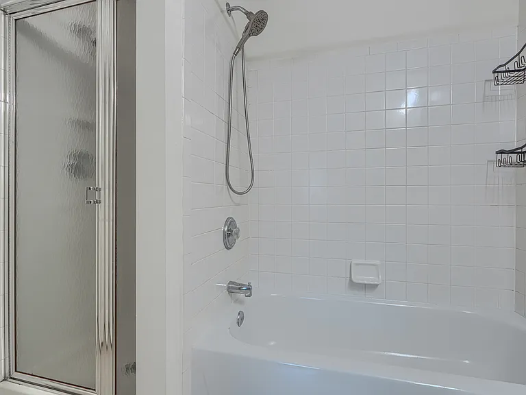 5035 Bridgeford Cir — Photo 18