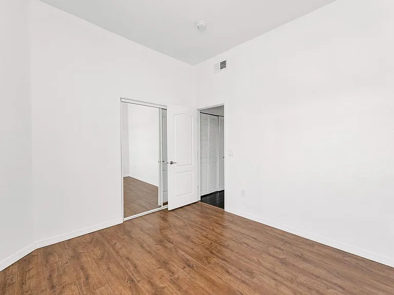 4533 N 22nd St #203 — Photo 17