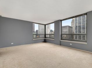 10 E Ontario St APT 3806, Chicago, IL 60611