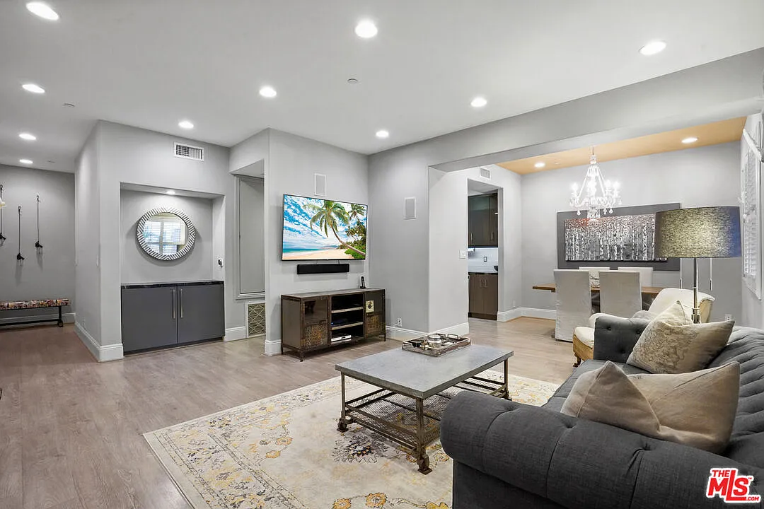 2 bed, 3.0 bath, 1447 sqft, $4,975 — Photo 3