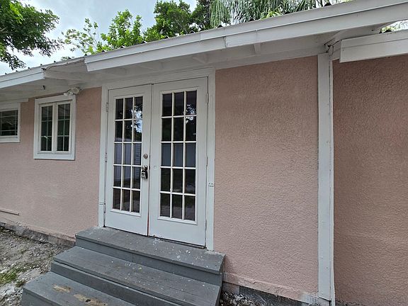 3rd image of 2308 Bay St