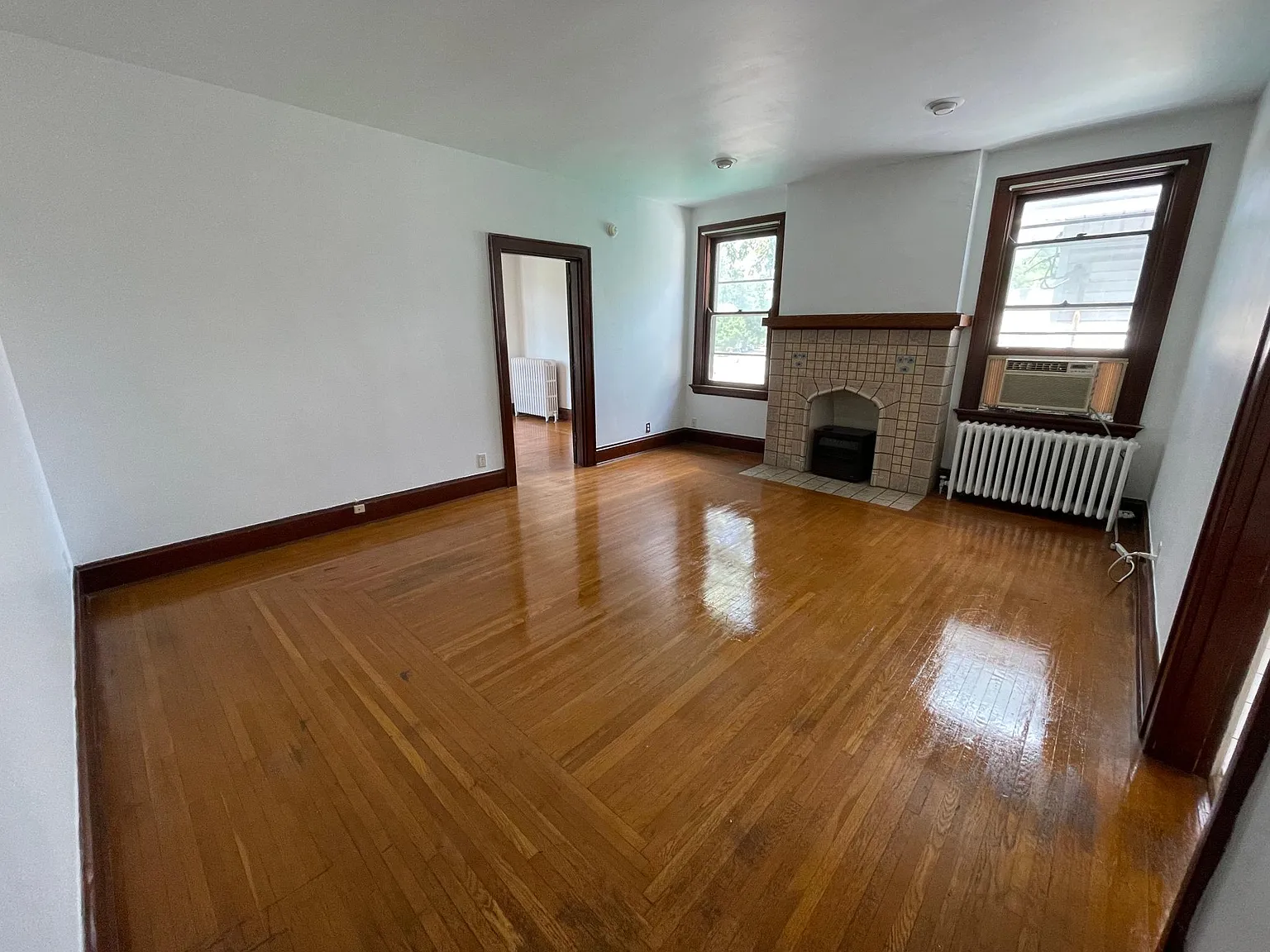 1 bed, 950 sqft, $1,025 — Photo 3