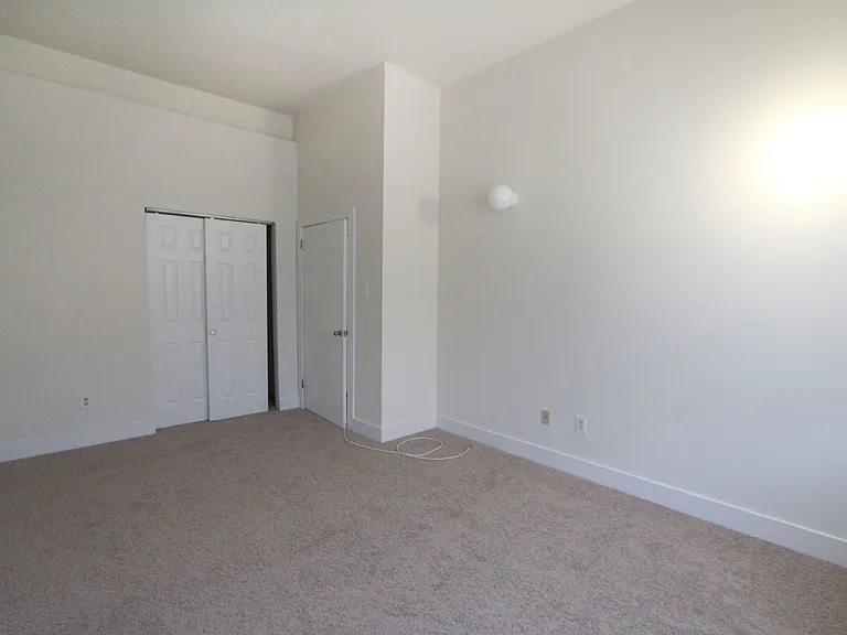 100 E Price St — Photo 25