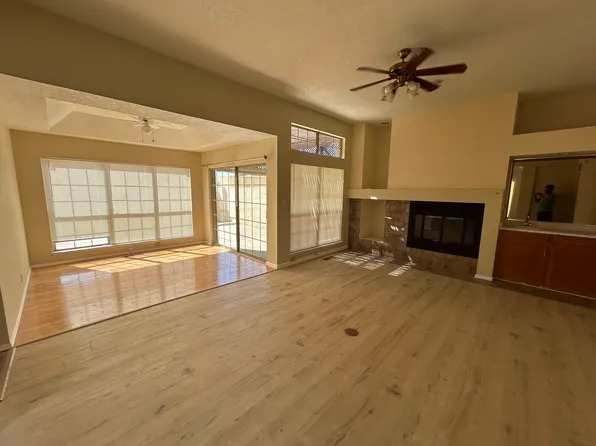 7921 Woodleaf Dr NE, Albuquerque, NM 87109