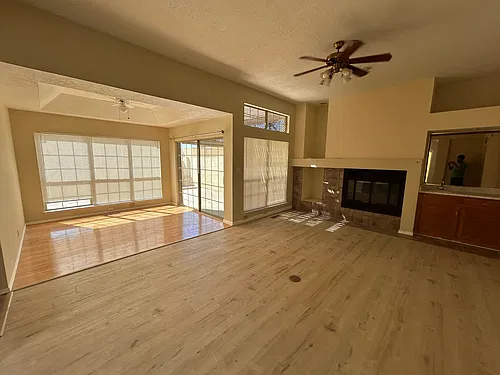 7921 Woodleaf Dr NE Photo 1 7921 Woodleaf Dr NE Photo 1