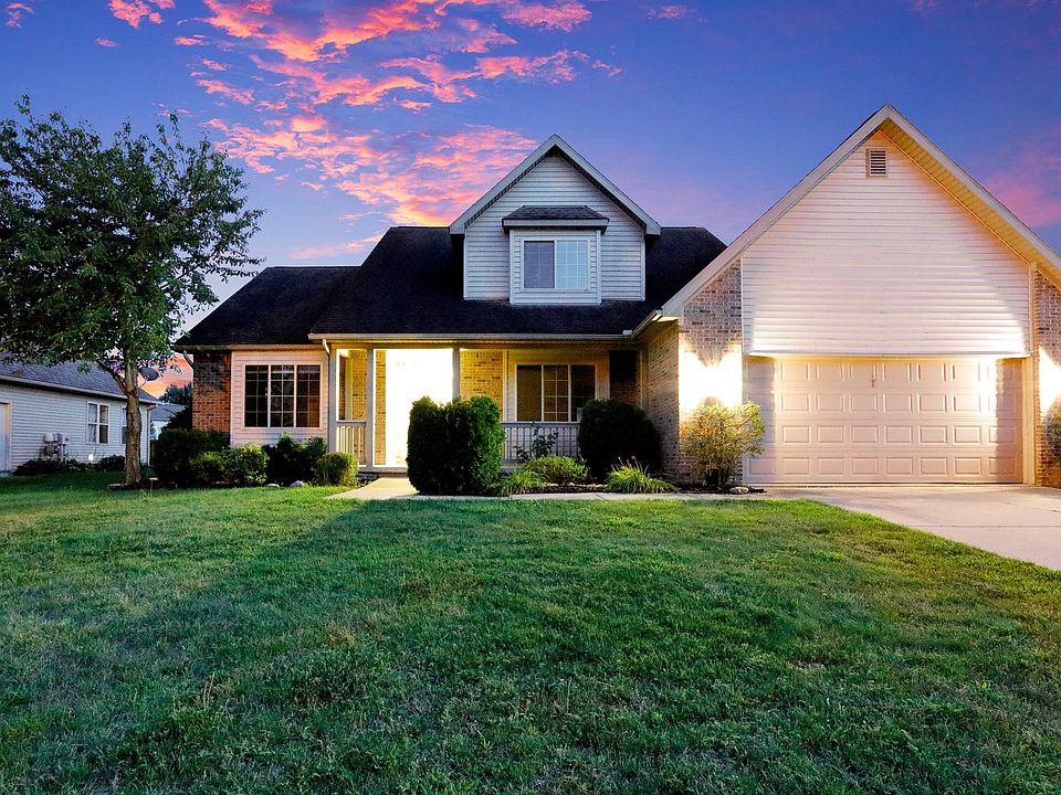 Welcome to this stately, contemporary, wel-designed, executive home