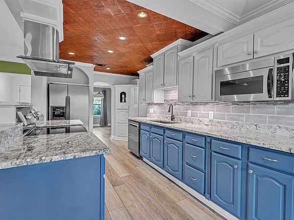 5th image of 1205 Clover Hill Rd