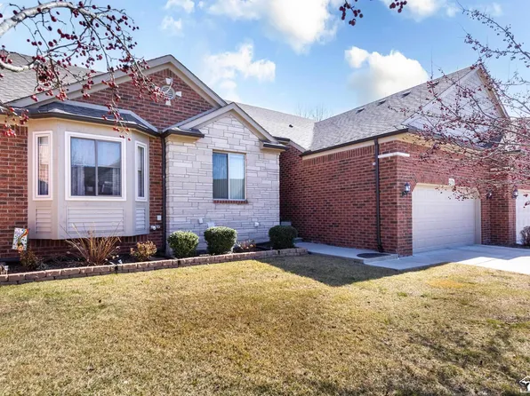 51186 Dunston Ln, Chesterfield, MI 48051