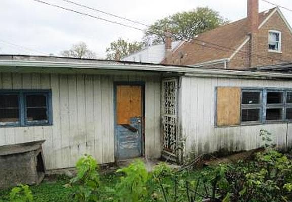 3rd image of 15 E 140th Ct