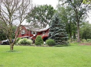 4 Lee Hill Rd, Andover, NJ 07821