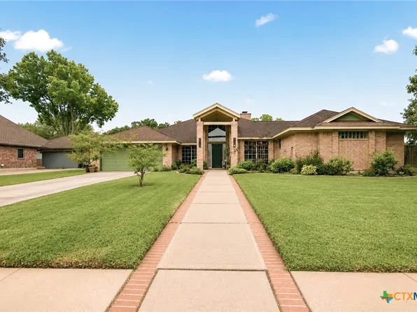 601 Masters Dr, Victoria, TX 77904