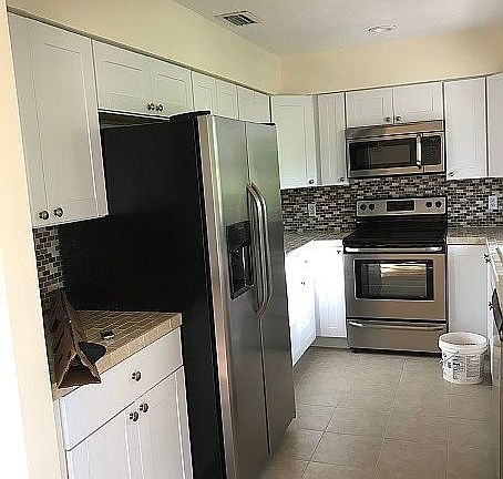 4th image of 920 32nd Ave SW