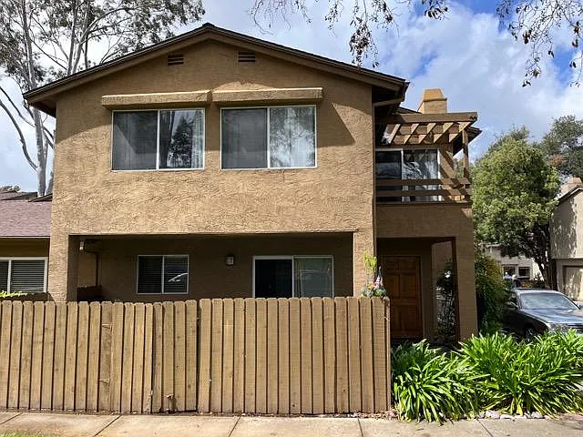3 bed, 2.5 bath, 1138 sqft, $3,095 — Photo 4