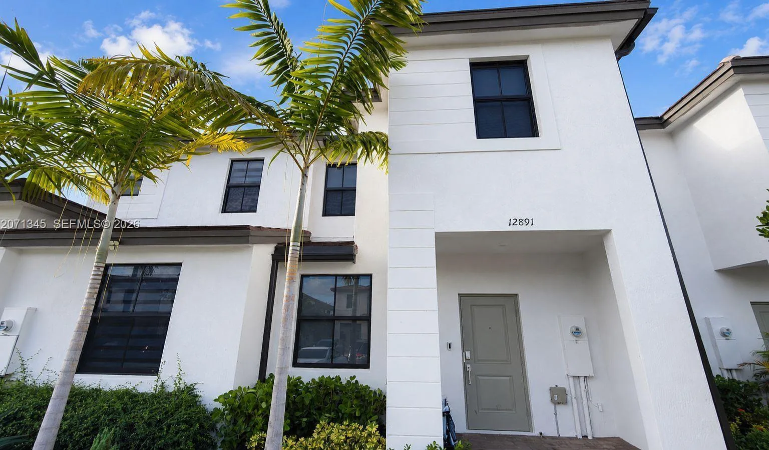 3 bed, 2.5 bath, 1393 sqft, $2,650 — Photo 1