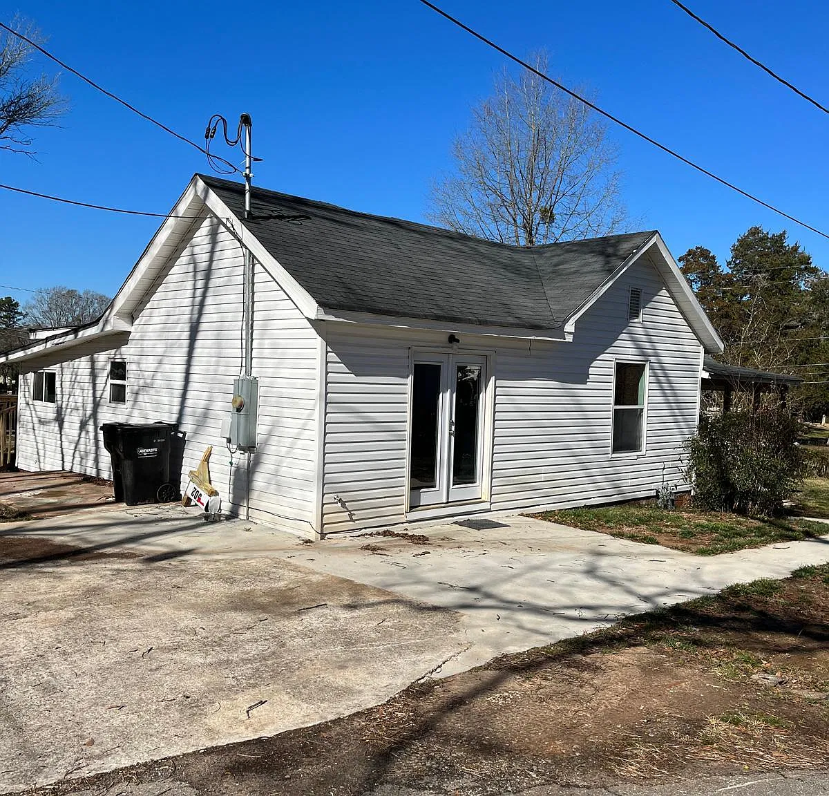 3 bed, 2.0 bath, 1443 sqft, $1,700 — Photo 2
