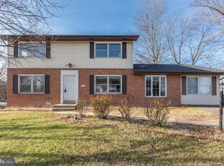 201 N Lincoln Ave, Sterling, VA 20164