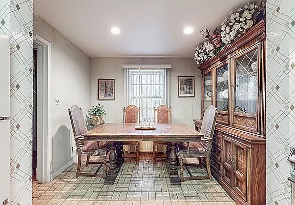 3rd image of 11940 227th St
