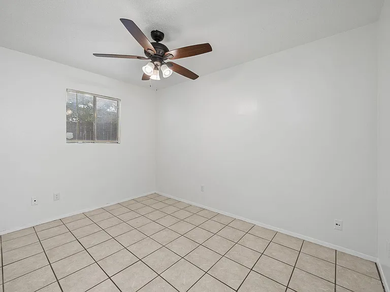 2410 Longview St — Photo 6