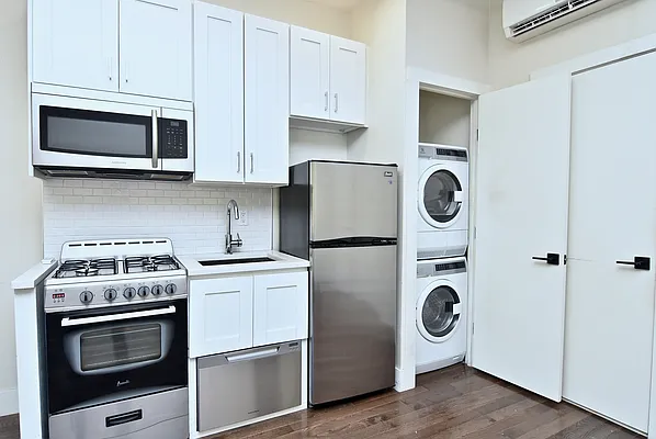 Rented by Bohemia Realty Group | media 15