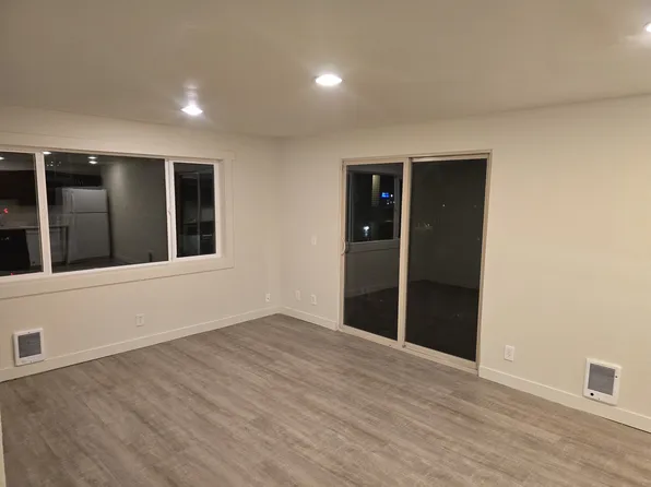 1717 S 305th Pl APT E, Federal Way, WA 98003