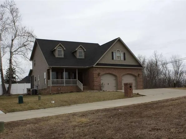 2 Lancelot Dr, Ona, WV 25545