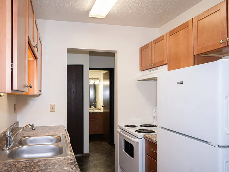 Fargo, ND Pacific Park 2 | 11B | Kitchen