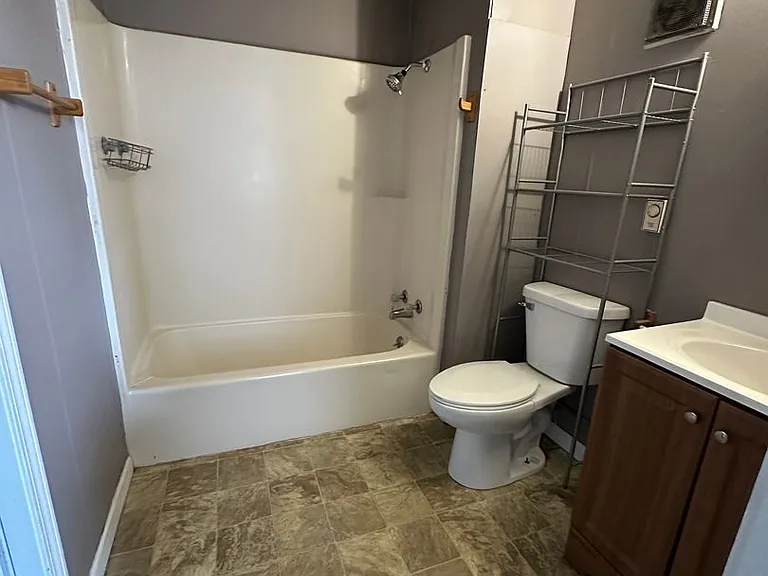 1 1/2 N Jefferson Ave — Photo 10