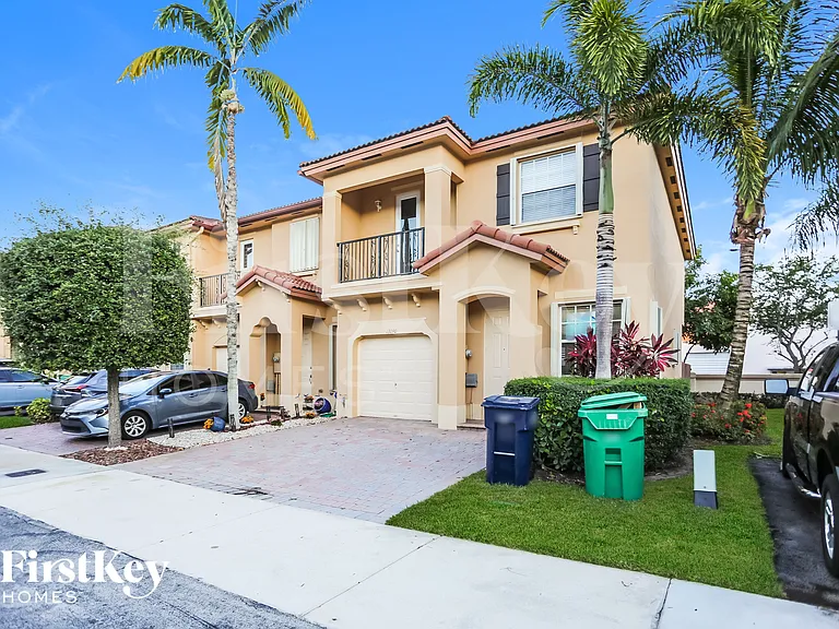 13090 SW 132nd Ter — Photo 2