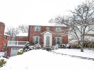 330 Inglewood Dr, Mt Lebanon, PA 15228