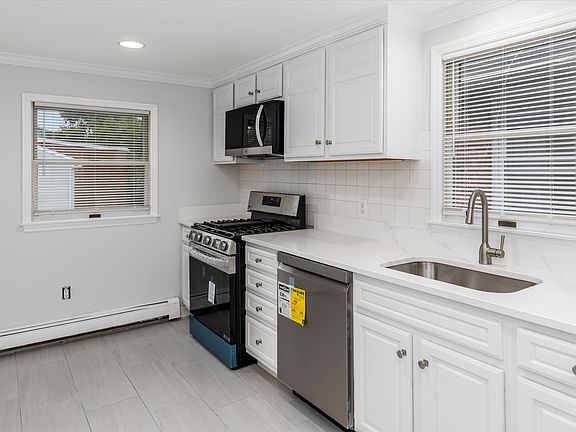 3rd image of 4 Coppola St Floor 2