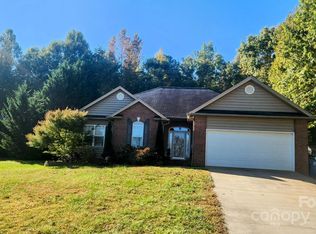 2458 36th Ave NE, Hickory, NC 28601