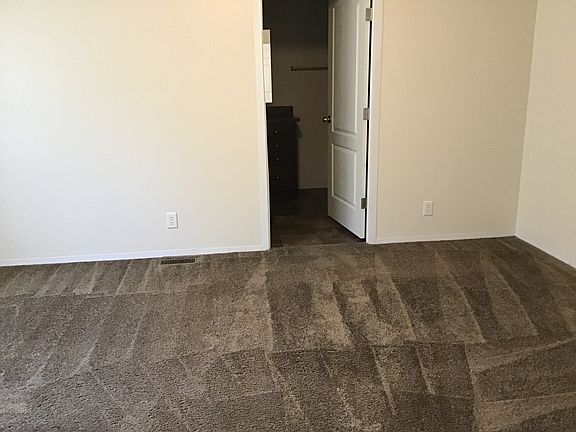 5th image of 900 W Columbia St #94