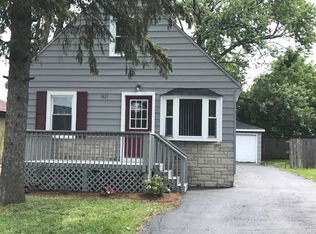 1621 Round Lake Dr, Round Lake Beach, IL 60073