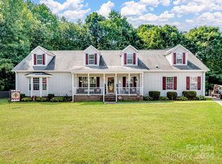 104 Rozelle Ct, Stanley, NC 28164