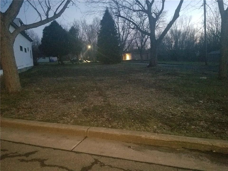 2nd image of 30 Race St