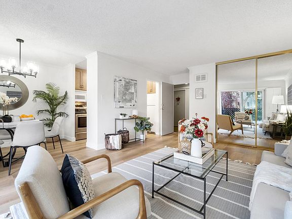 3rd image of 817 N Humboldt St APT 204