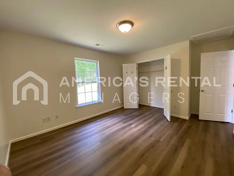 21880 Eastern Valley Rd — Photo 17