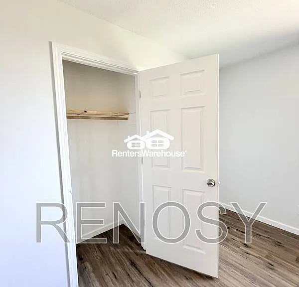 211 S Green St #1 — Photo 7