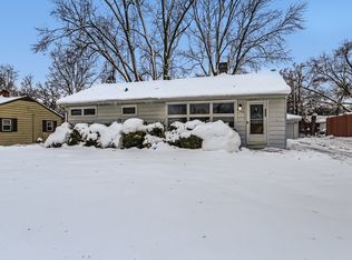 7203 Manor Rd, Crystal Lake, IL 60014