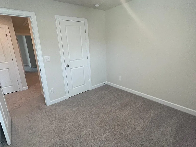1017 Maltby St — Photo 13